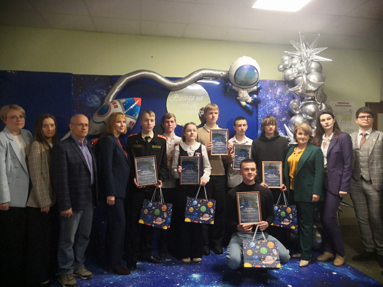 Конкурс творческих работ, посвящённый Дню космонавтики.