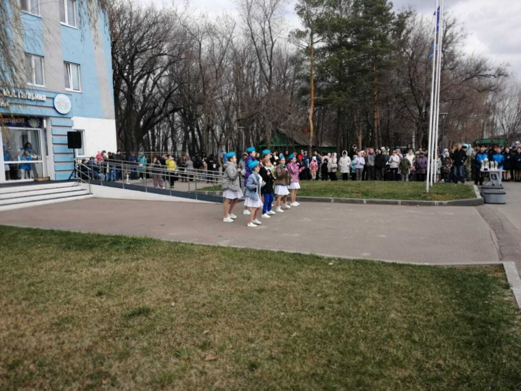 Соревнования по парашютам.